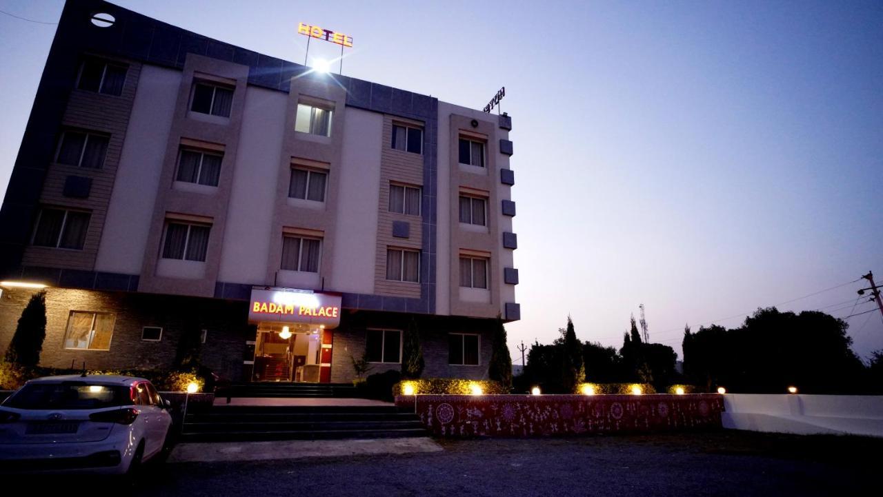 Hotel Badam Palace Udaipur Eksteriør billede